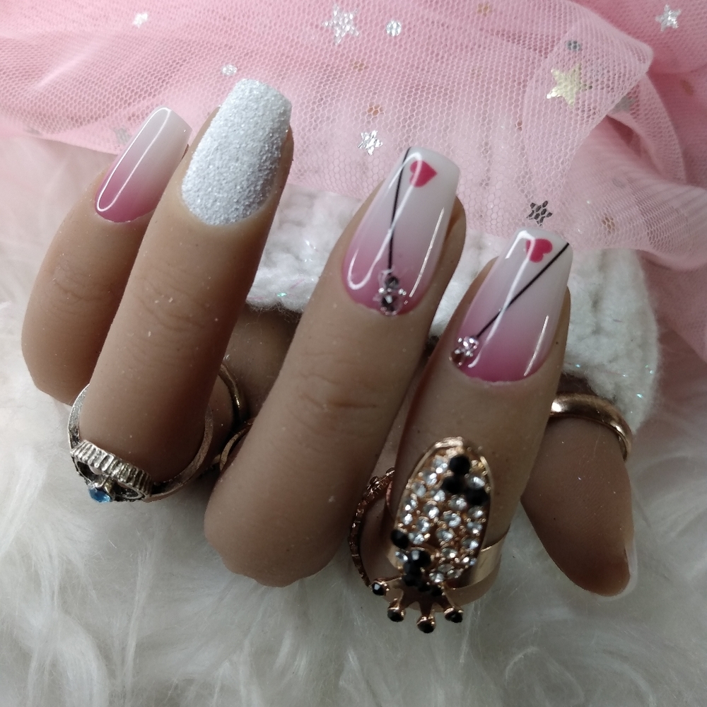 Press on nail (short tapered coffin)